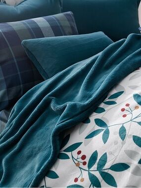 The Company Store Queen Teal Velvet Flannel Duvet Cover Leaves and Berries